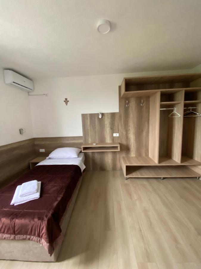 Bed and Breakfast Pansion Raspudic Меджугорье Экстерьер фото